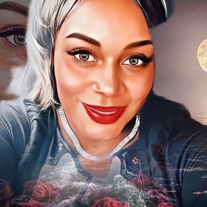 Meet your Posher, Latoya